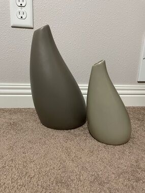 Minimalist Brown/Taupe Ceramic Vase Set - Home Accents